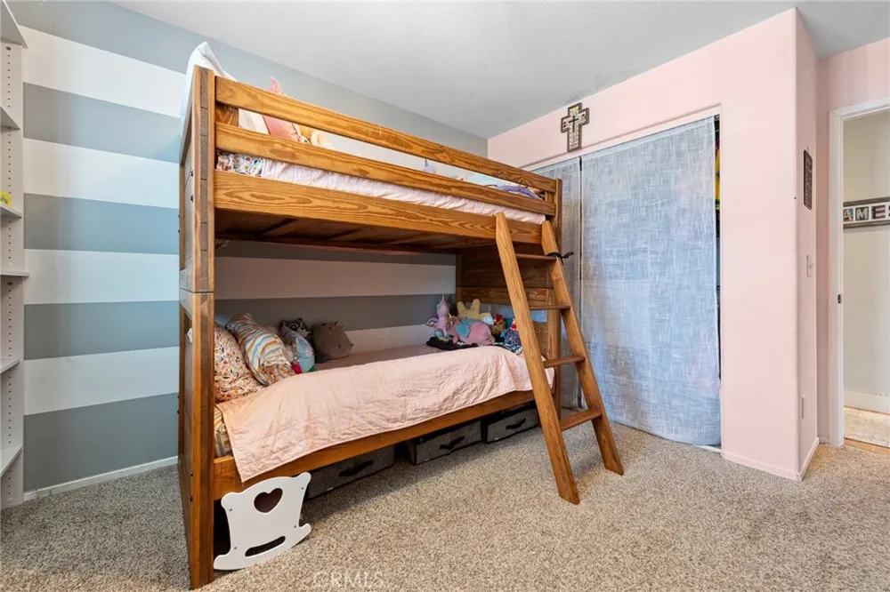33320 Wallace Way Yucaipa, CA 92399