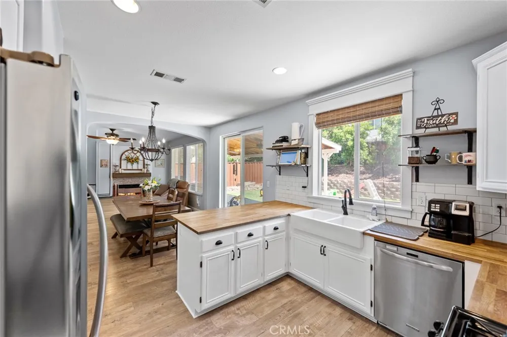 33320 Wallace Way Yucaipa, CA 92399