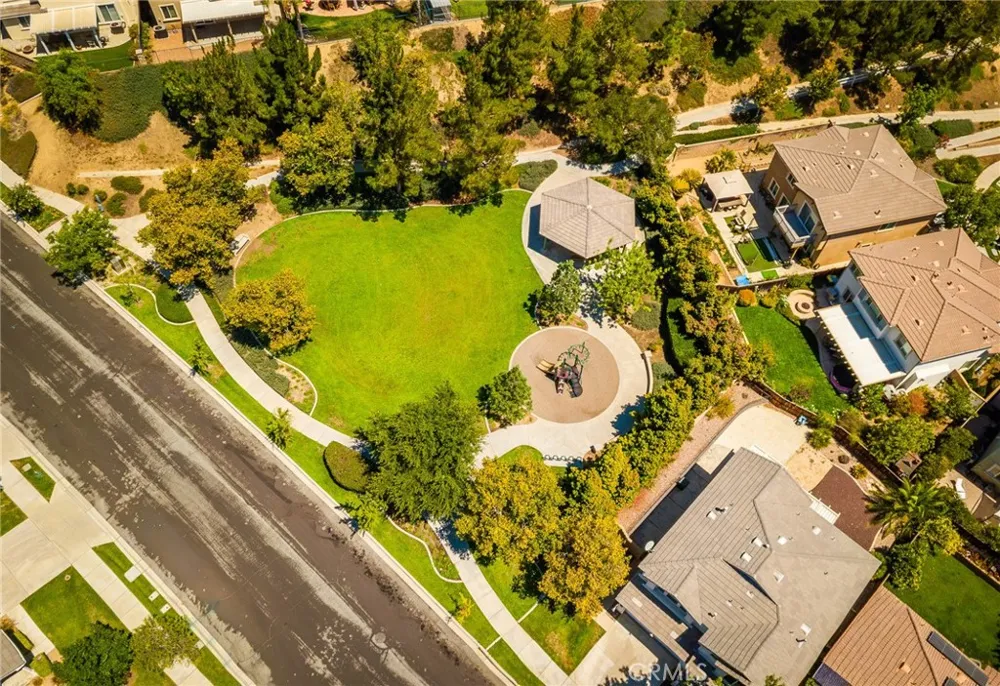 33320 Wallace Way Yucaipa, CA 92399