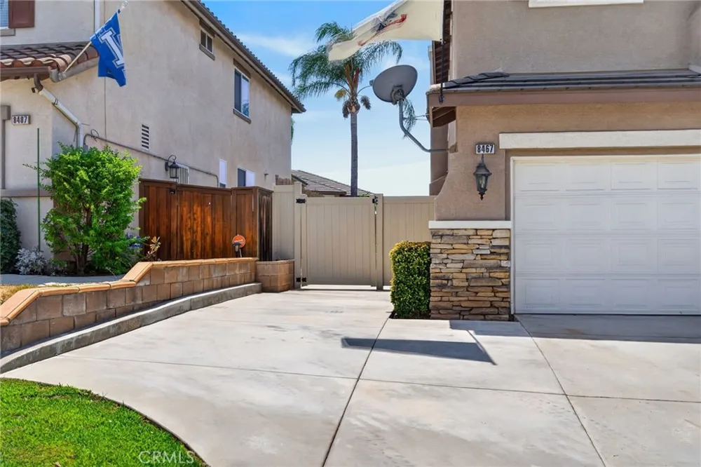 8467 Farmhouse Riverside, CA 92508