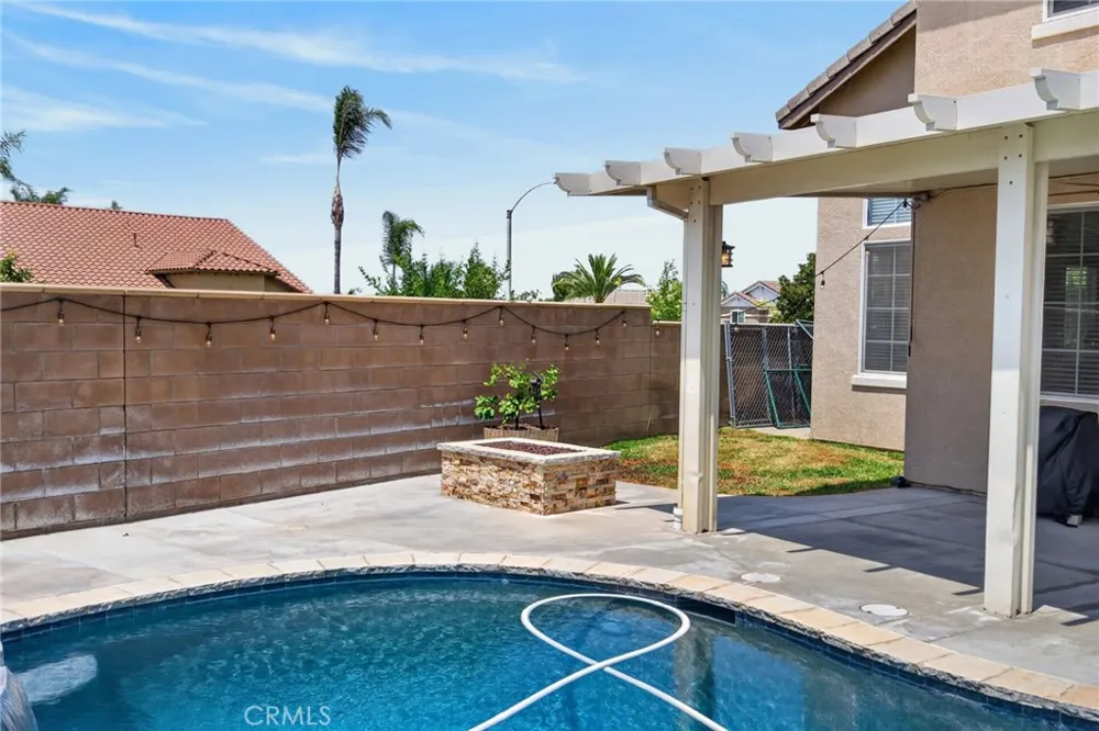 8467 Farmhouse Riverside, CA 92508