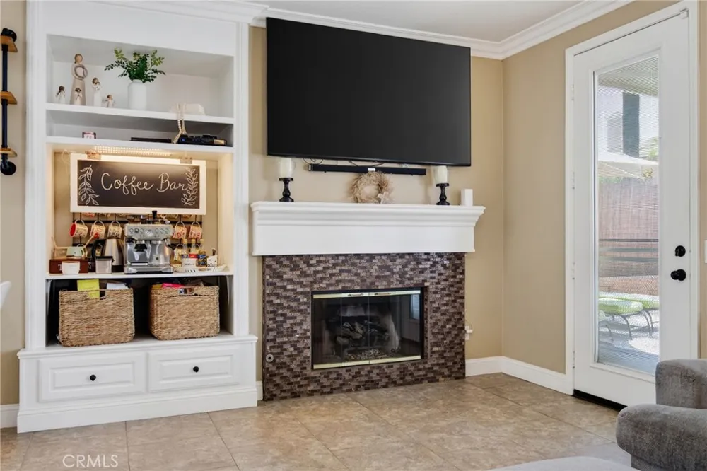 8467 Farmhouse Riverside, CA 92508