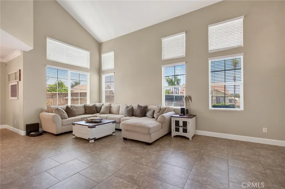 8467 Farmhouse Riverside, CA 92508