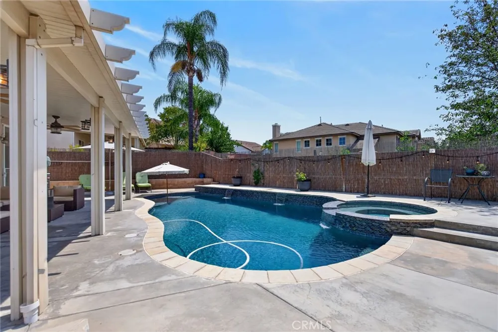8467 Farmhouse Riverside, CA 92508