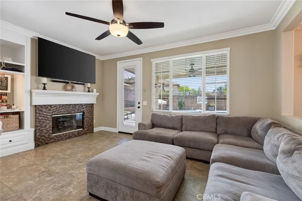 8467 Farmhouse Riverside, CA 92508