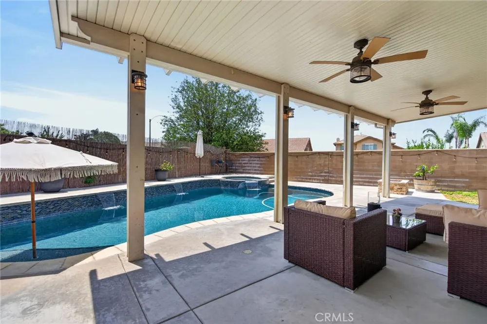 8467 Farmhouse Riverside, CA 92508