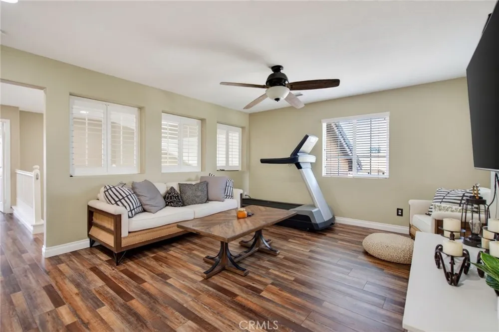8467 Farmhouse Riverside, CA 92508