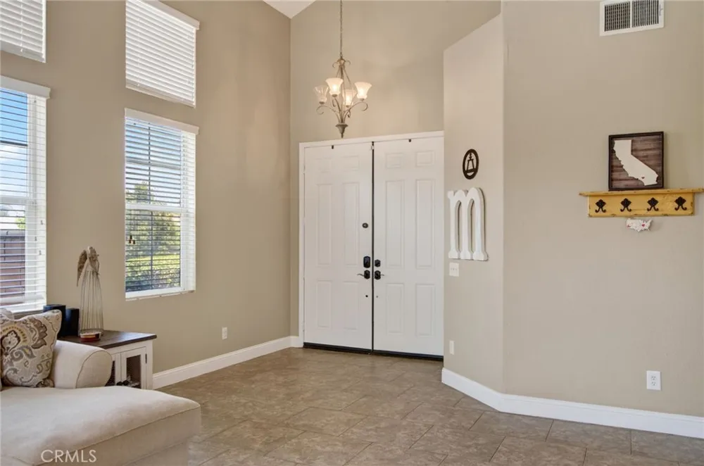 8467 Farmhouse Riverside, CA 92508