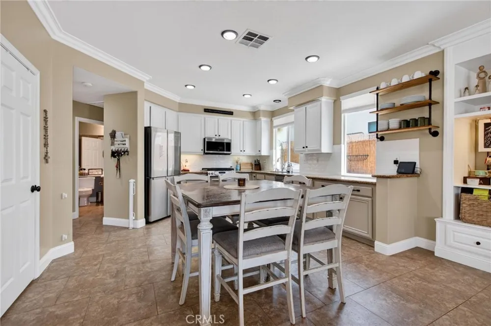 8467 Farmhouse Riverside, CA 92508