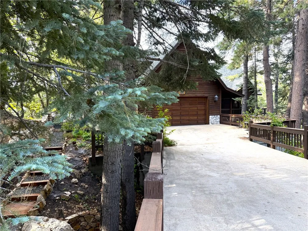 285 Fairway Lake Arrowhead, CA 92352