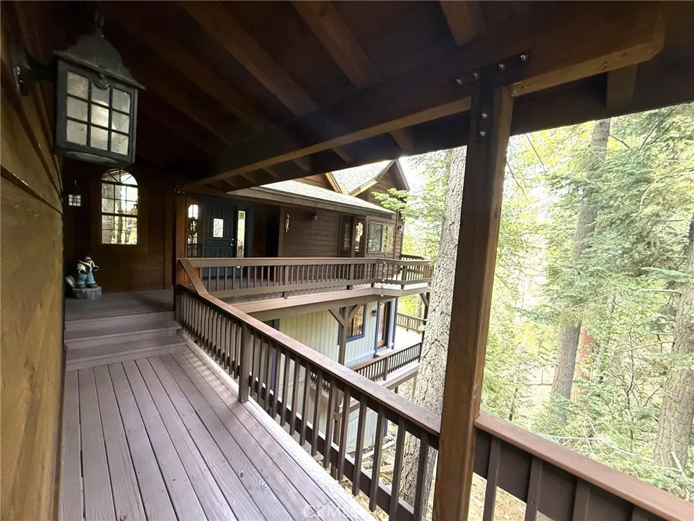 285 Fairway Lake Arrowhead, CA 92352