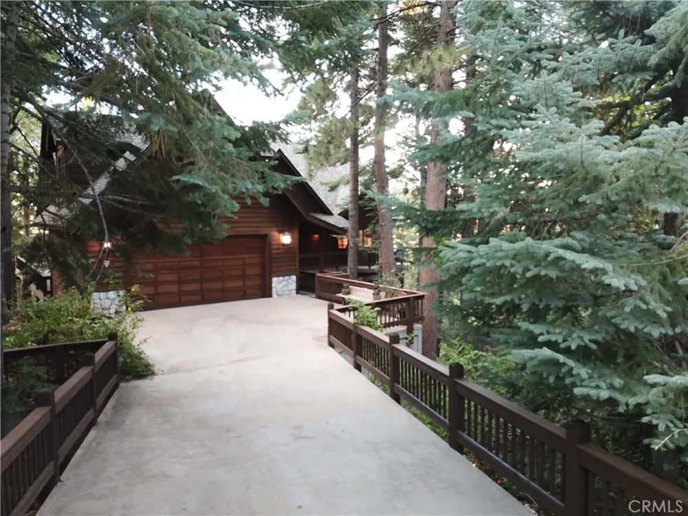 285 Fairway Lake Arrowhead, CA 92352