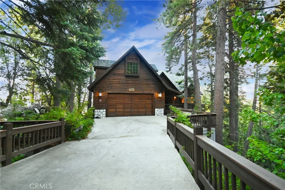 285 Fairway Lake Arrowhead, CA 92352