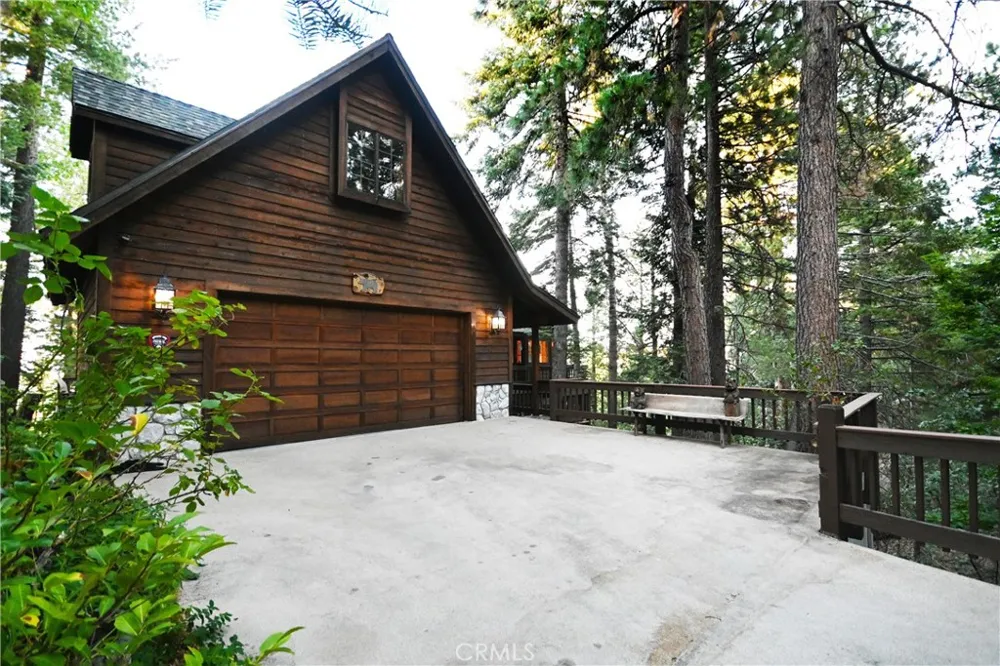 285 Fairway Lake Arrowhead, CA 92352