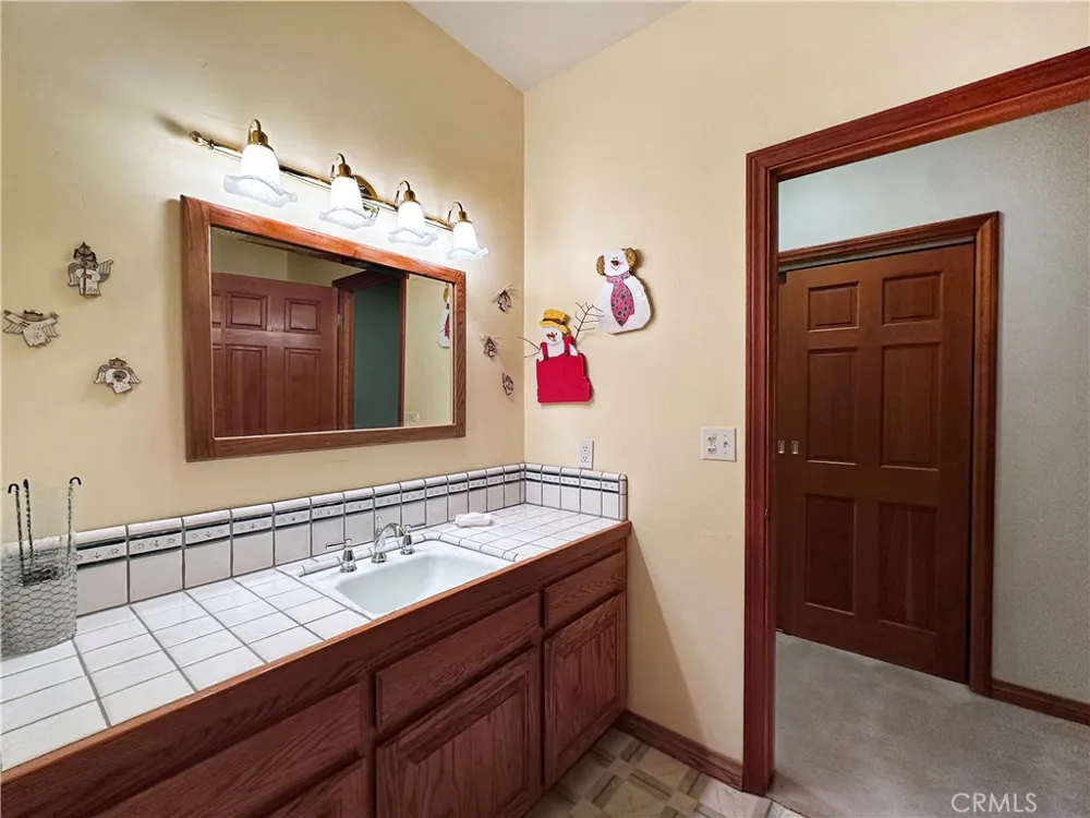 285 Fairway Lake Arrowhead, CA 92352