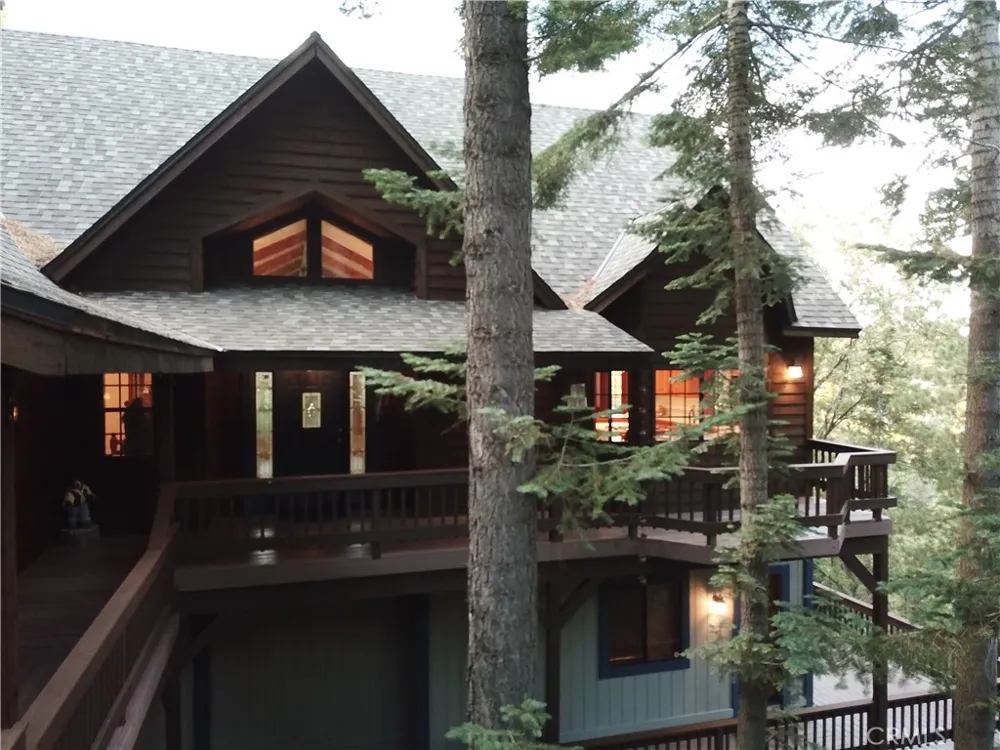 285 Fairway Lake Arrowhead, CA 92352