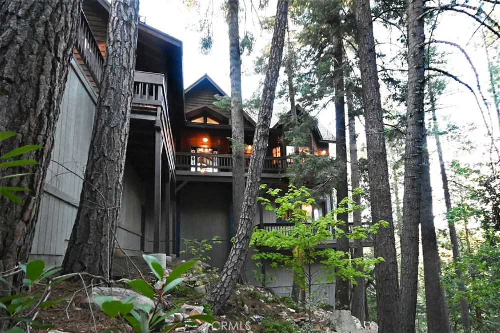 285 Fairway Lake Arrowhead, CA 92352