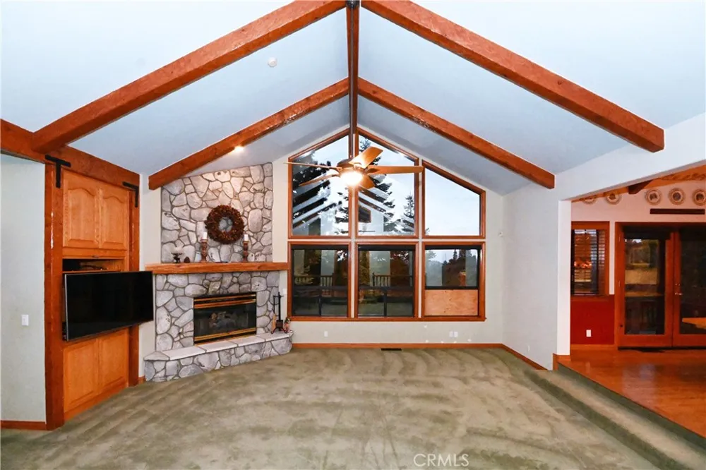 285 Fairway Lake Arrowhead, CA 92352