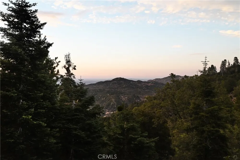 285 Fairway Lake Arrowhead, CA 92352