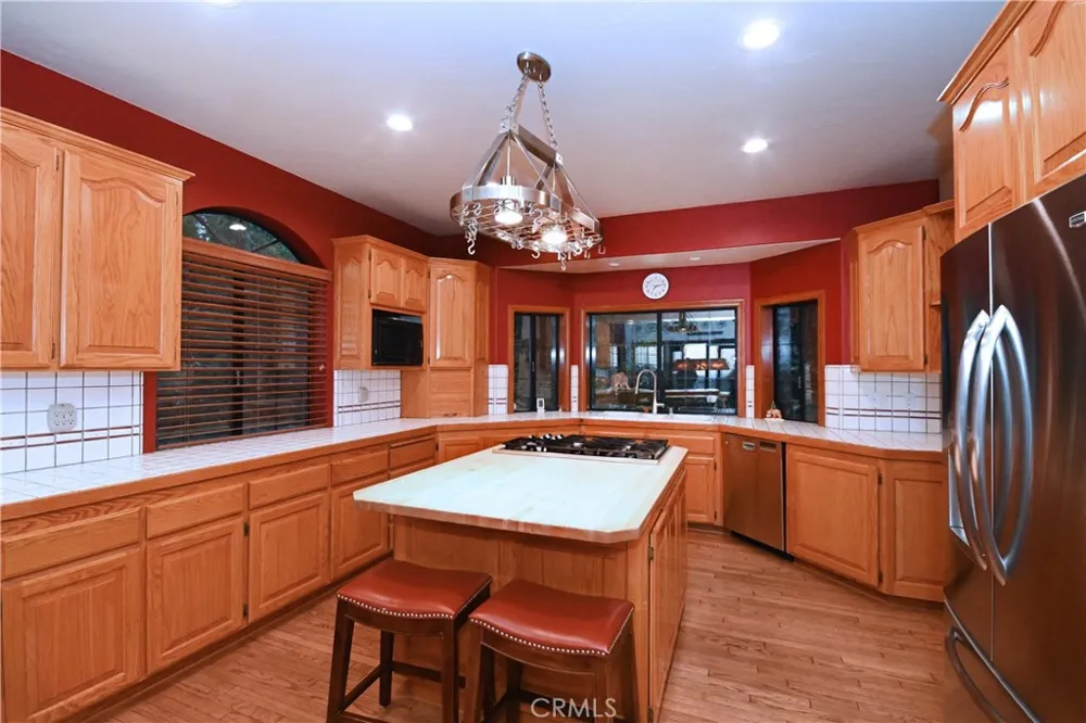 285 Fairway Lake Arrowhead, CA 92352