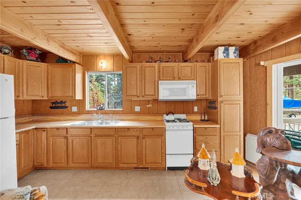 1140 Mitchell Big Bear City, CA 92314