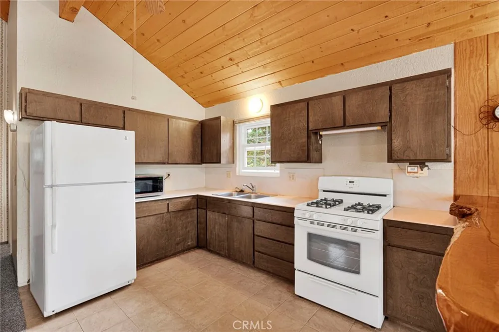 1140 Mitchell Big Bear City, CA 92314