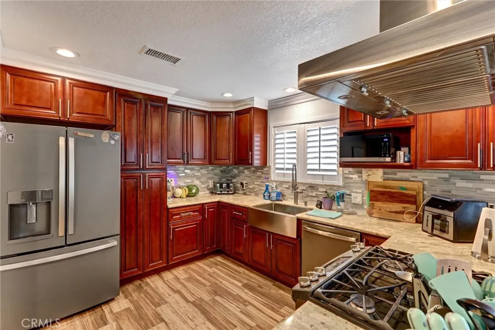 9220 Highland Rancho Cucamonga, CA 91701