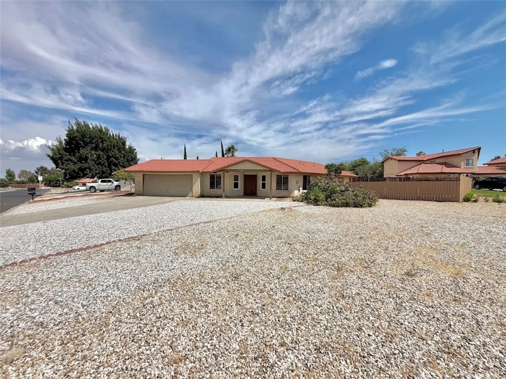 14409 Riverside Hesperia, CA 92345
