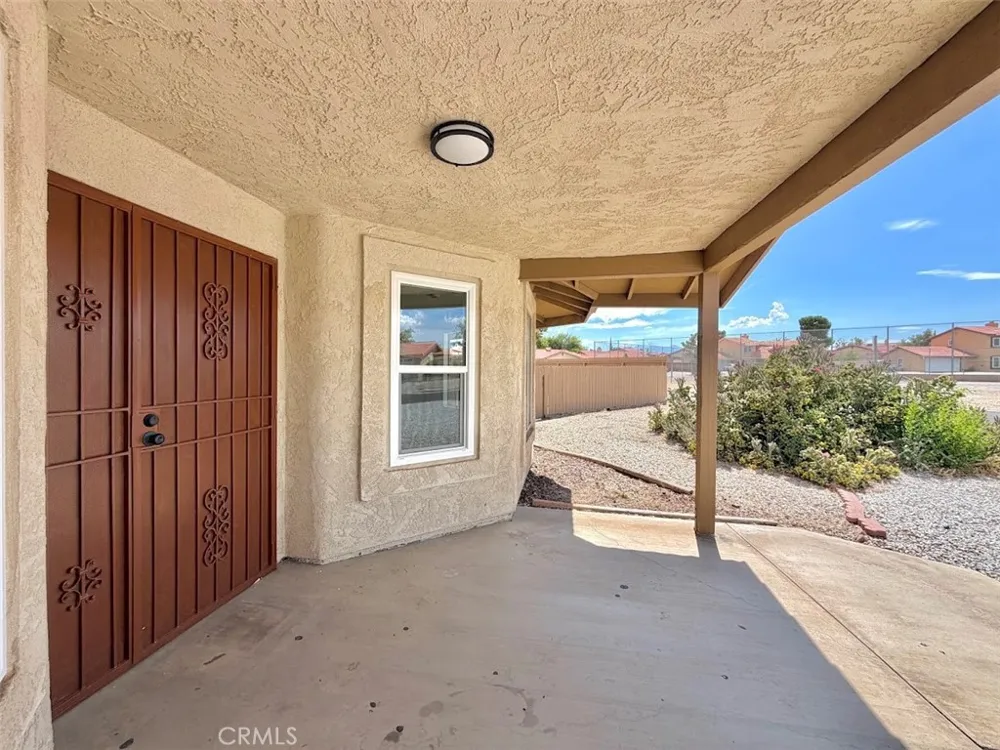 14409 Riverside Hesperia, CA 92345