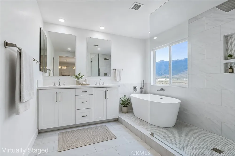 15740 Parry Peak Drive Fontana, CA 92336