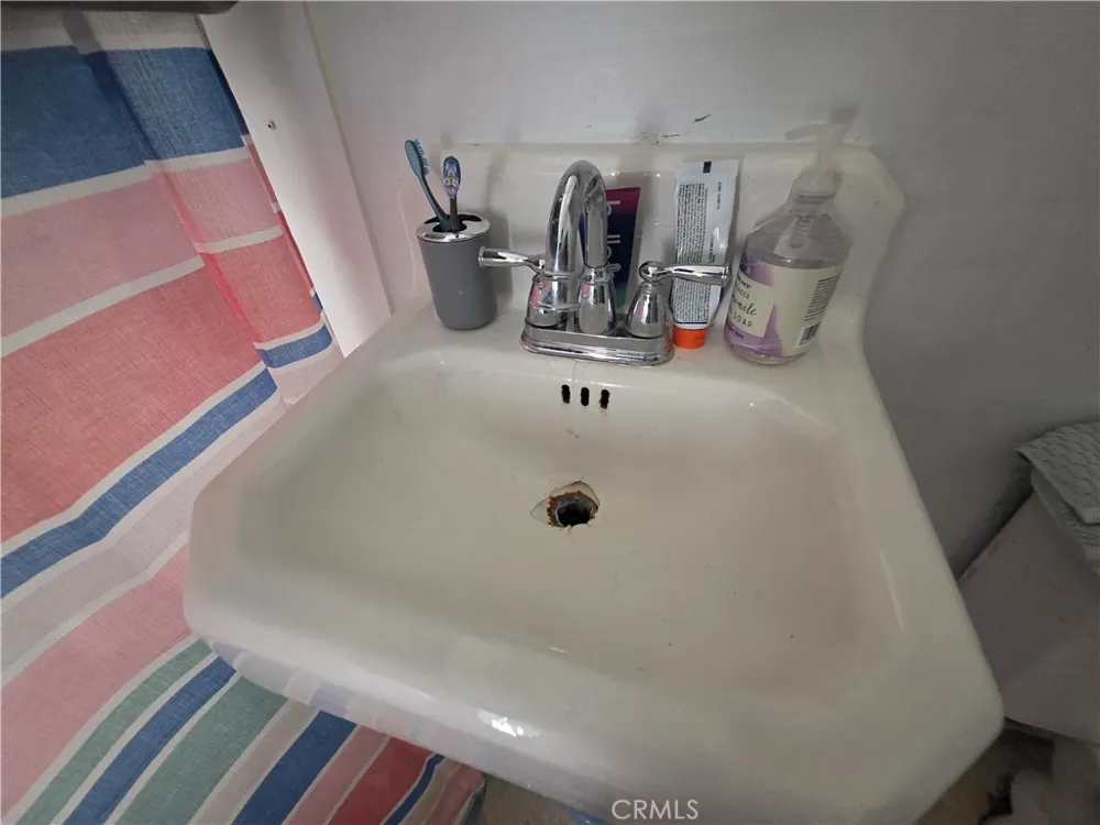 264 Dillon San Jacinto, CA 92583