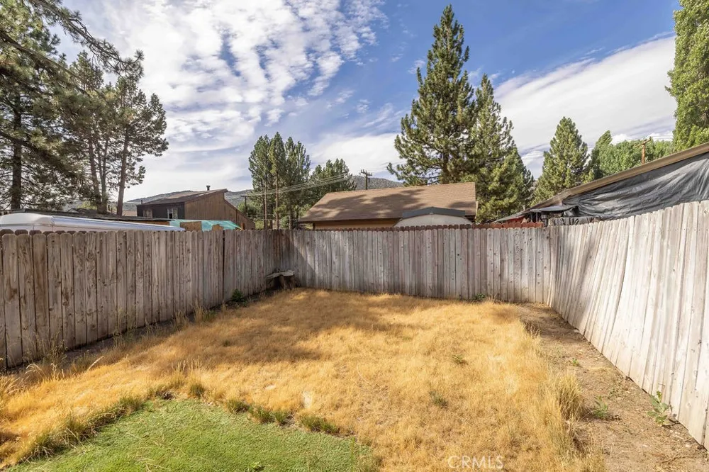 1031 W Aeroplane Big Bear City, CA 92314
