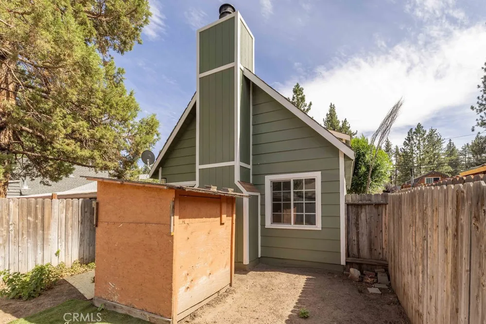 1031 W Aeroplane Big Bear City, CA 92314