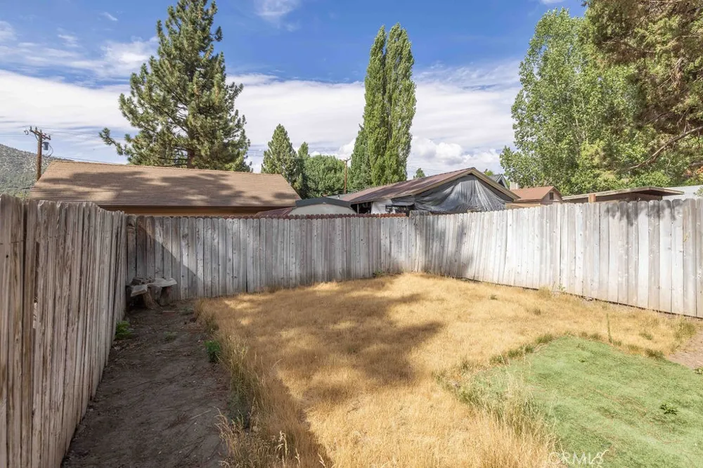 1031 W Aeroplane Big Bear City, CA 92314