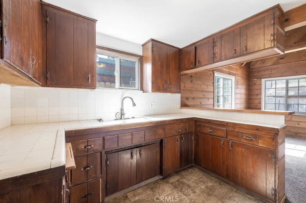 1031 W Aeroplane Big Bear City, CA 92314