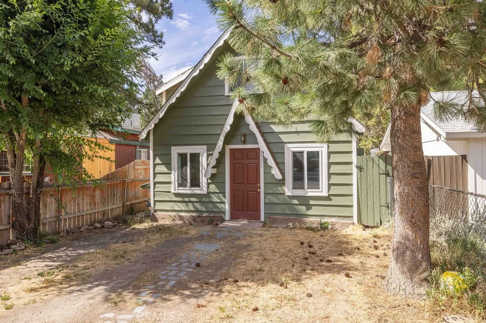 1031 W Aeroplane Big Bear City, CA 92314
