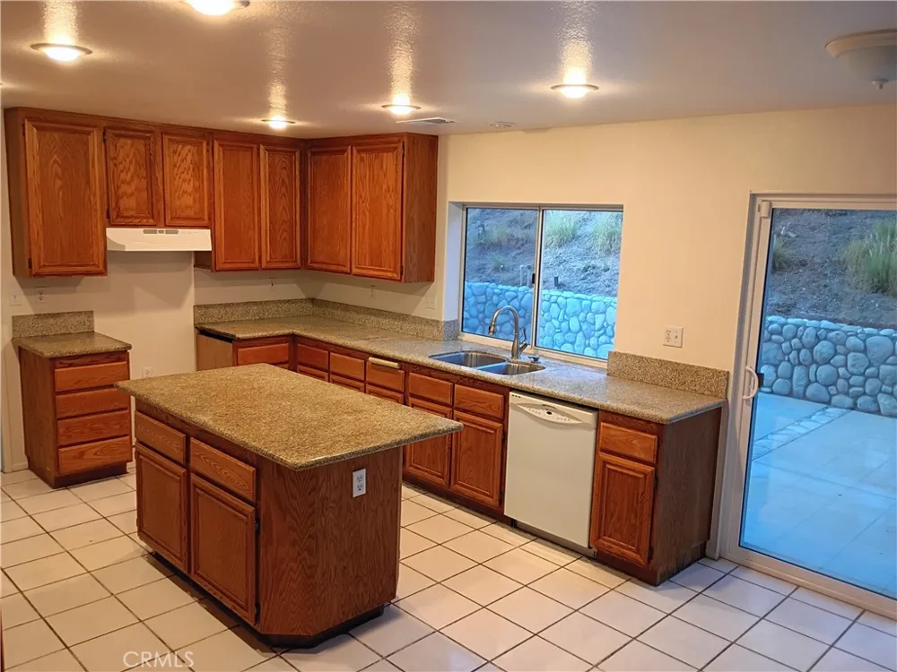 3234 W Shepard Lane San Bernardino, CA 92407
