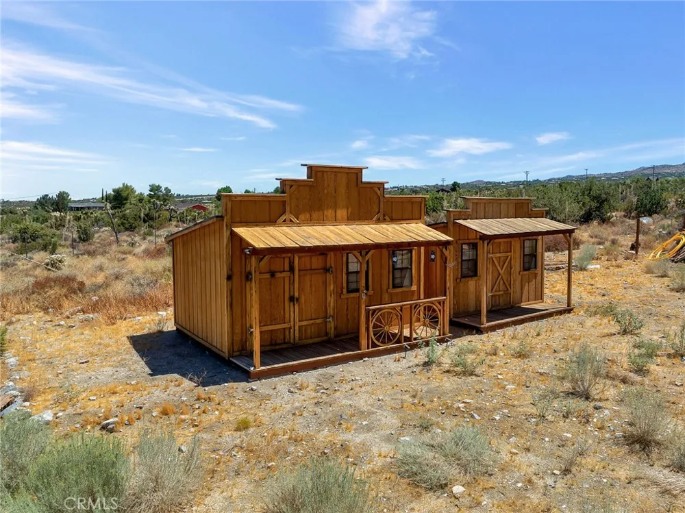 326 Buckthorne Pinon Hills, CA 92372