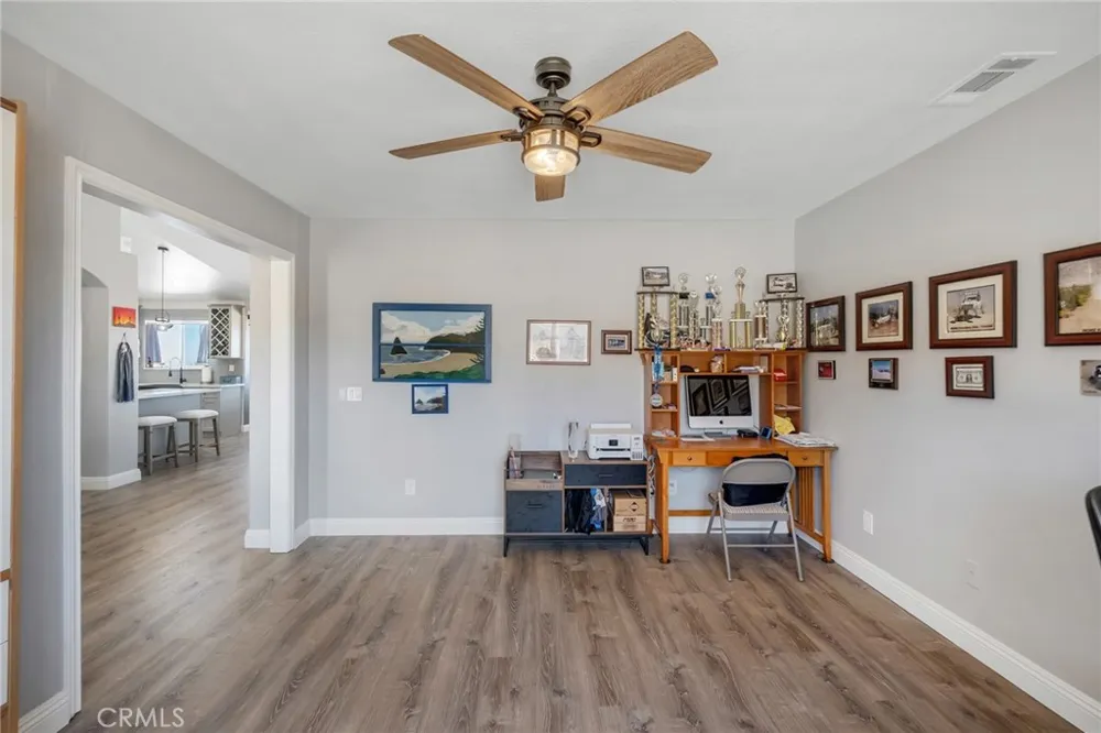 326 Buckthorne Pinon Hills, CA 92372