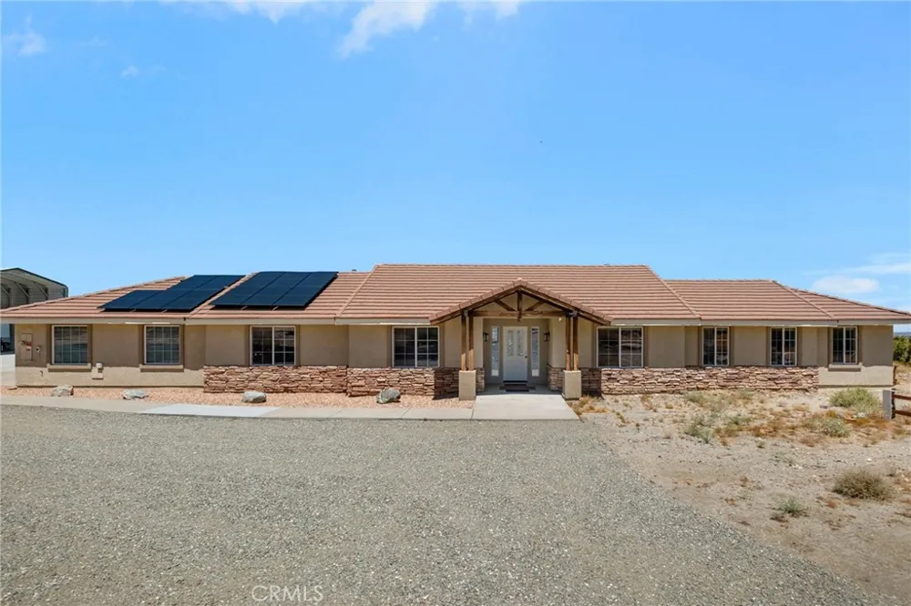 326 Buckthorne Pinon Hills, CA 92372