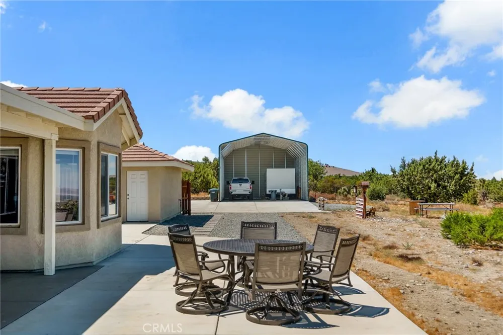 326 Buckthorne Pinon Hills, CA 92372