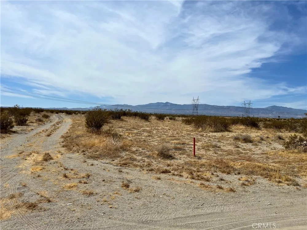 2 Sandstone Road Phelan, CA 92301
