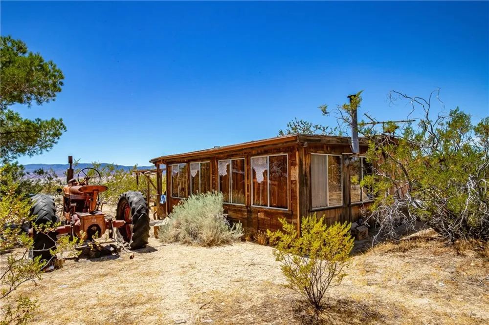 2035 230th Street W Rosamond, CA 93560
