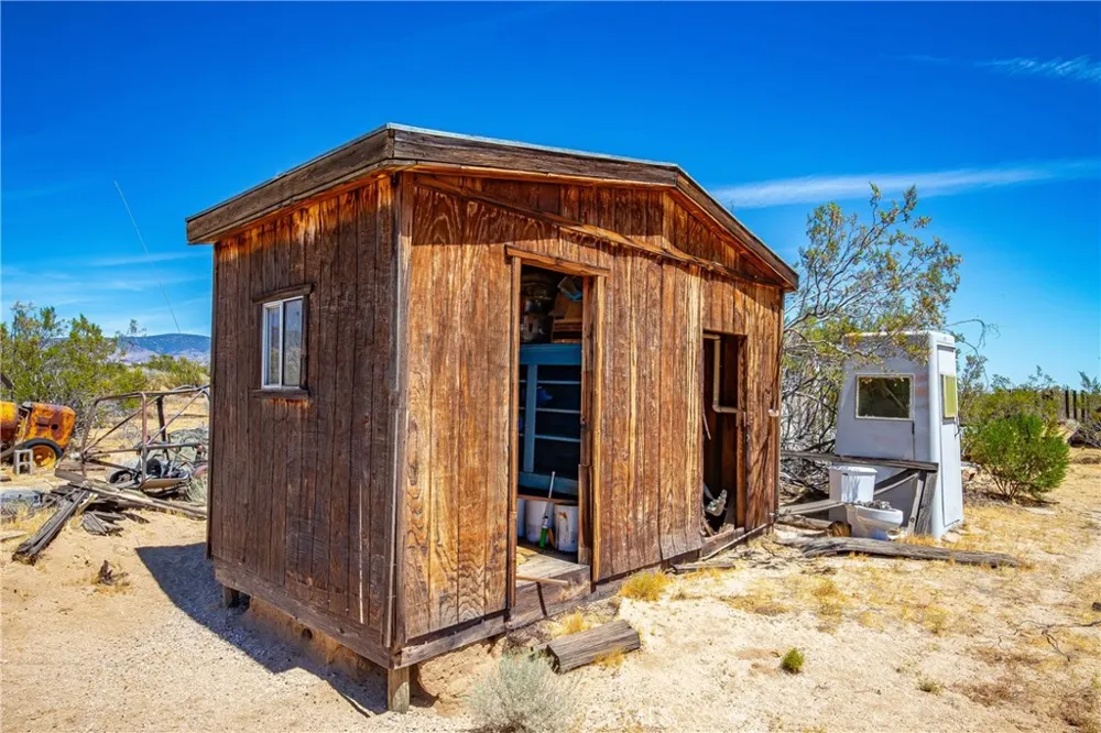 2035 230th Street W Rosamond, CA 93560
