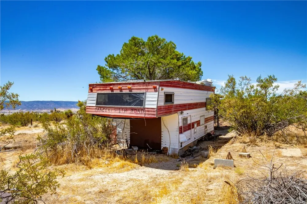 2035 230th Street W Rosamond, CA 93560