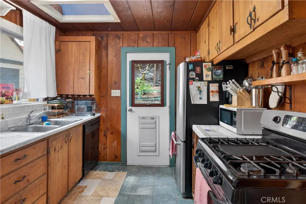 1190 Scenic Rimforest, CA 92378