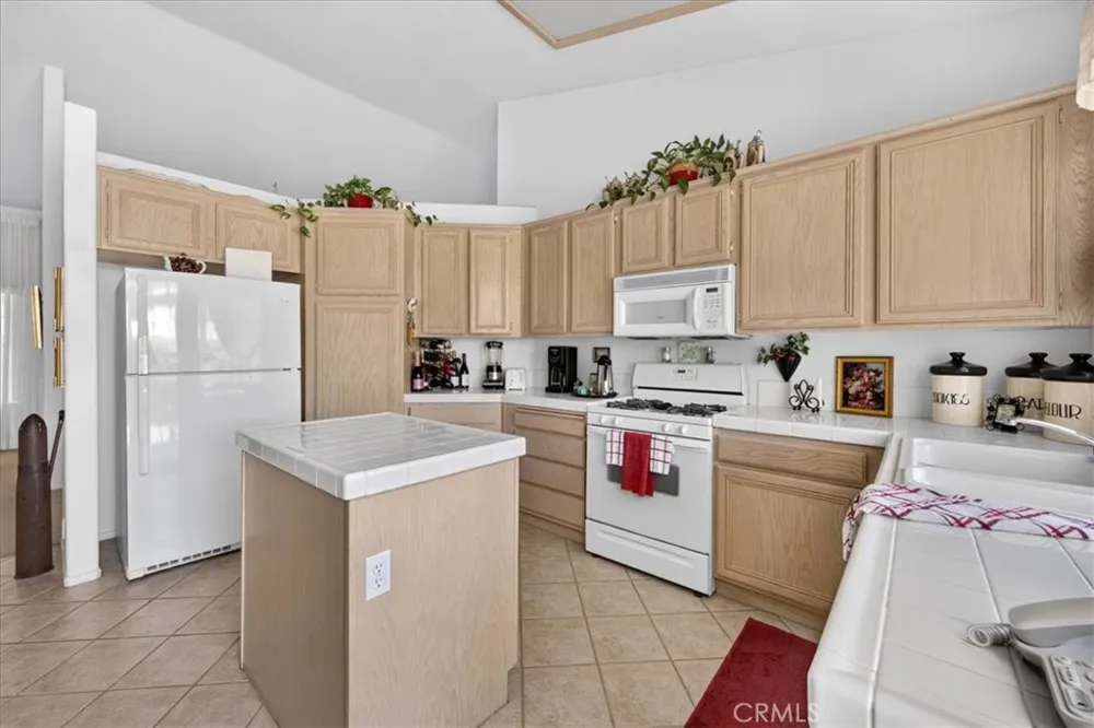 27745 Avenida Maravilla Cathedral City, CA 92234