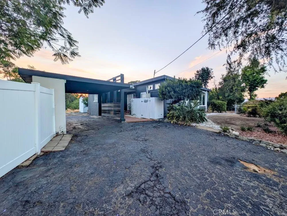 31390 Mesa Redlands, CA 92373