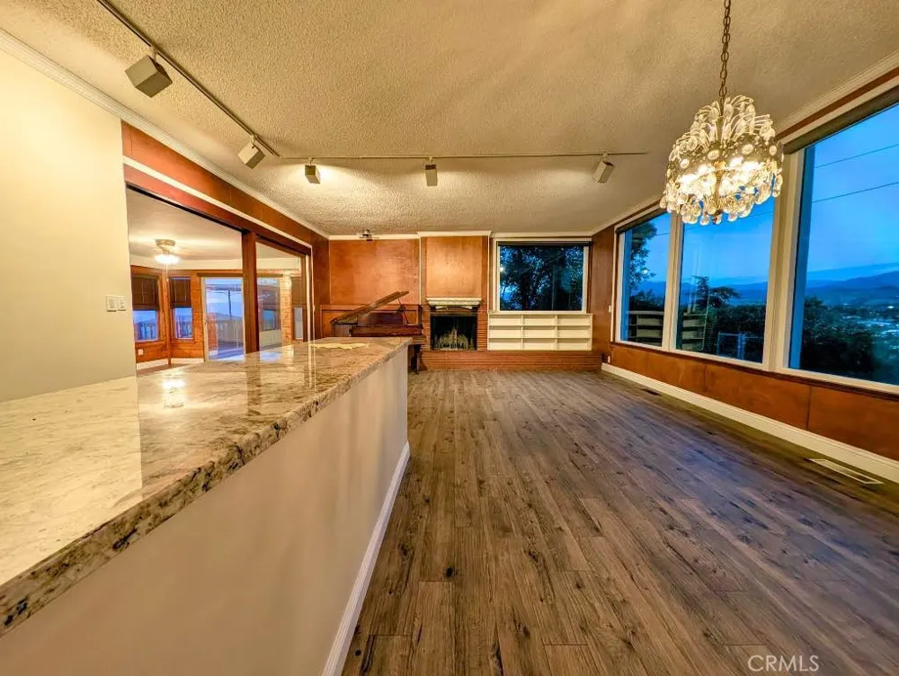 31390 Mesa Redlands, CA 92373