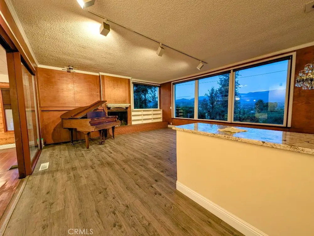 31390 Mesa Redlands, CA 92373